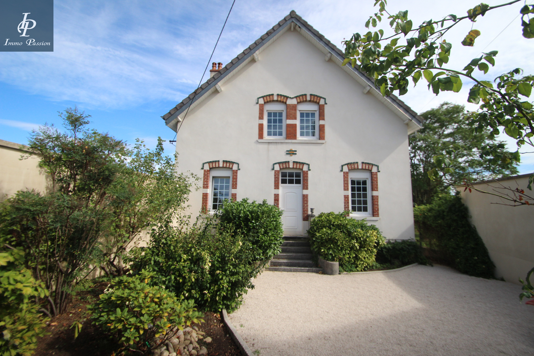 A VENDRE COTE DES VINS MAISON PROX NUIT SANT GEORGES